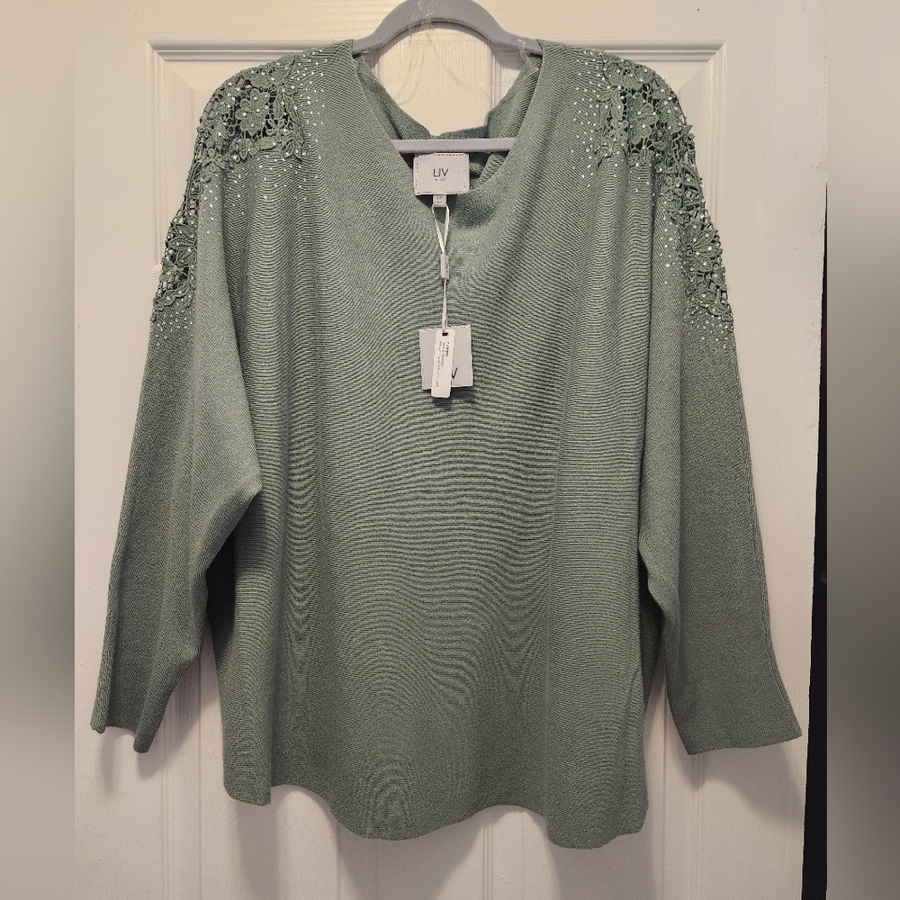 LIV Milano green sweather